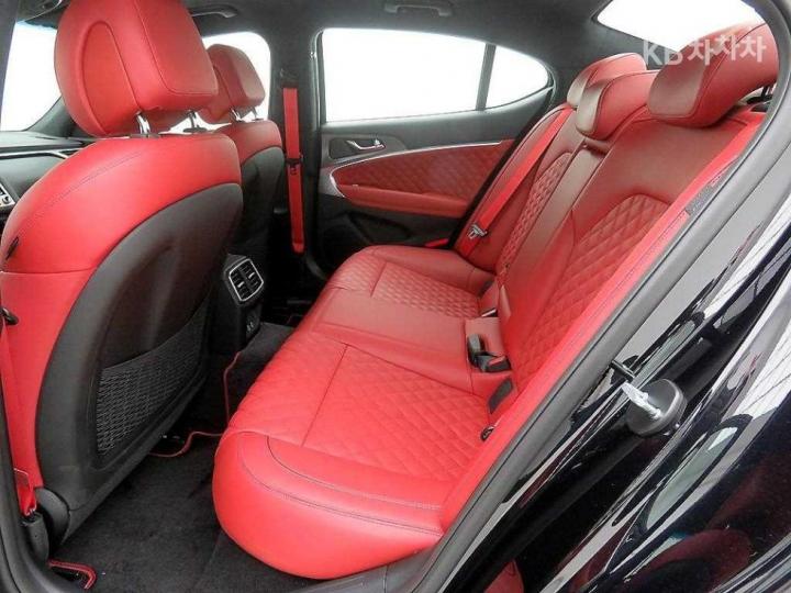 Genesis G70 3.3T Sport Package 8