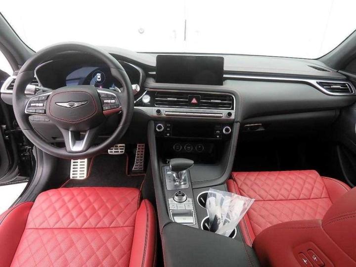 Genesis G70 3.3T Sport Package 9