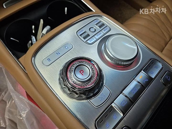 Genesis G90 RS4 3.5T AWD Base Type 9