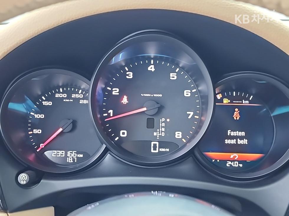 2015 - porsche macan