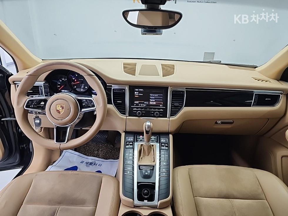 2015 - porsche macan