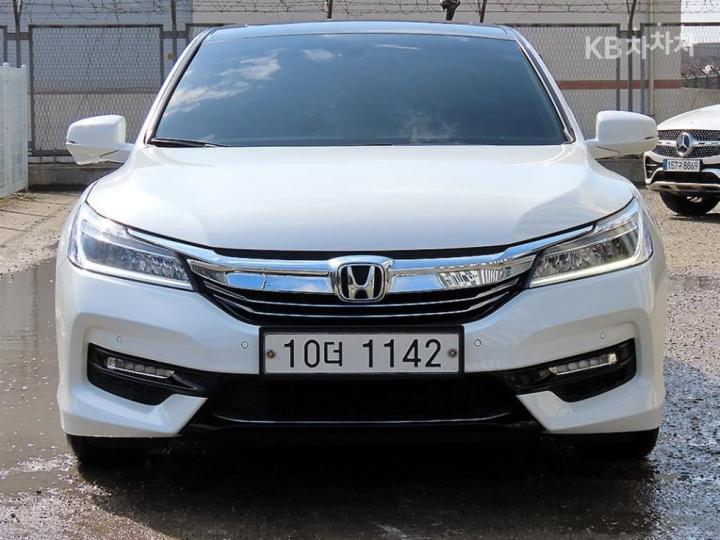 Honda Accord Hybrid 2.0 2
