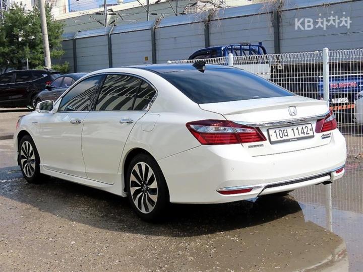 Honda Accord Hybrid 2.0 4