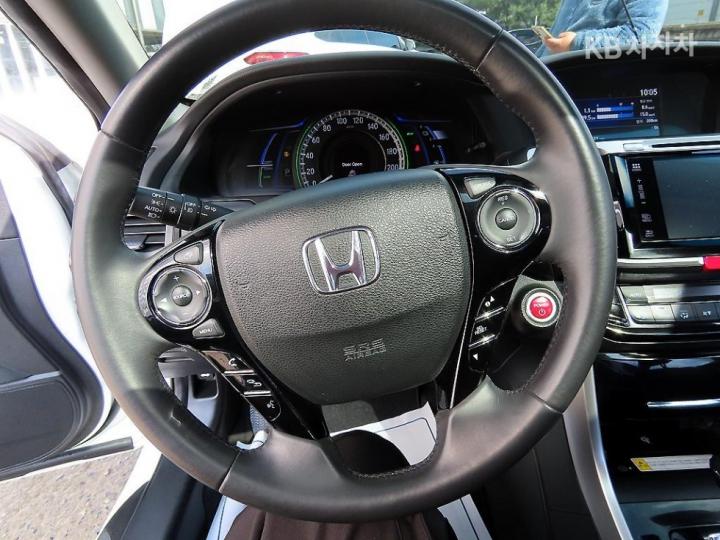 Honda Accord Hybrid 2.0 9