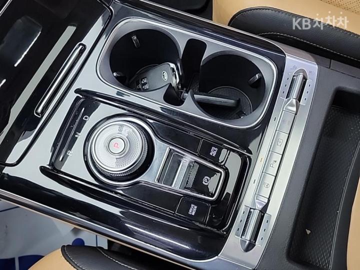 Kia Carnival D2.2 Noblesse 9