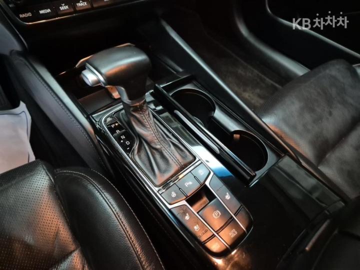 Kia K7 2.2 Diesel Limited 9