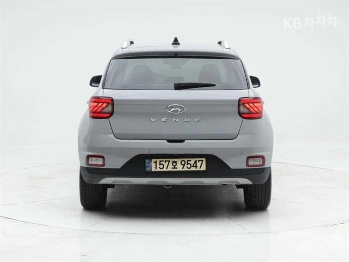 Hyundai Venue Gasoline 1.6 Modern Plus 6