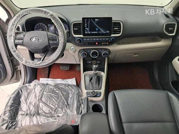 Hyundai Venue Gasoline 1.6 Modern Plus 7