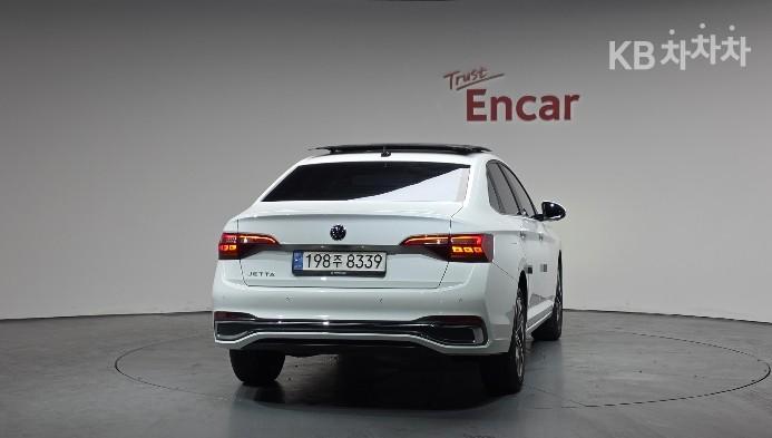 Volkswagen Jetta The 1.5 TSI Prestige 5