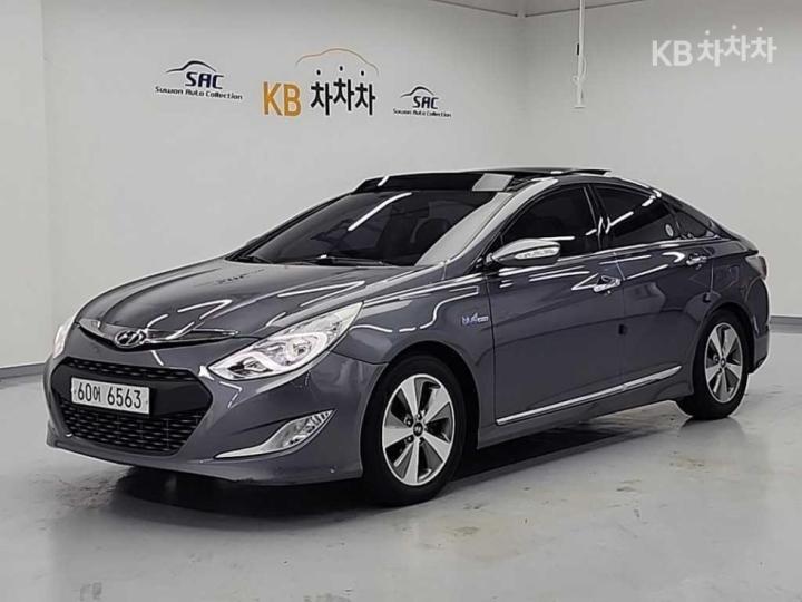 Hyundai Sonata Hybrid 2.0 Royal 2