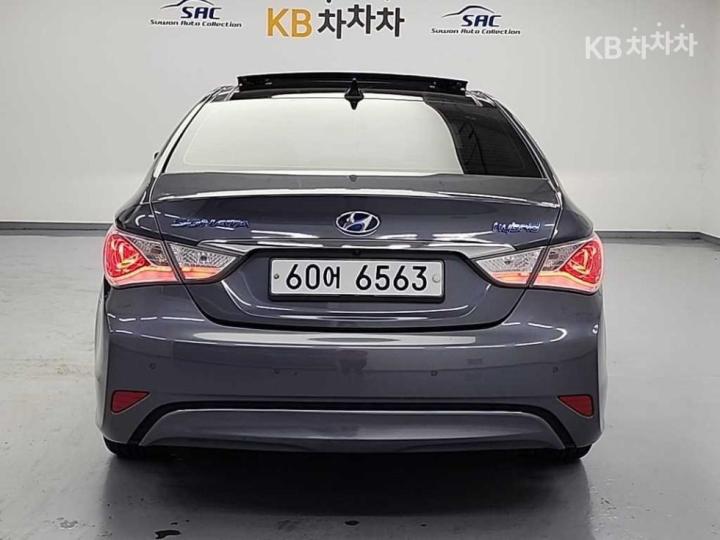 Hyundai Sonata Hybrid 2.0 Royal 4