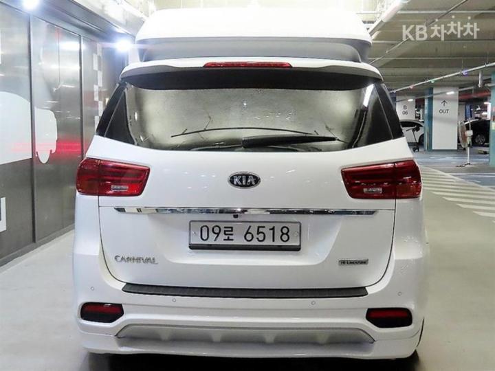 Kia Carnival High Limousine 3.3 Gasoline President 6