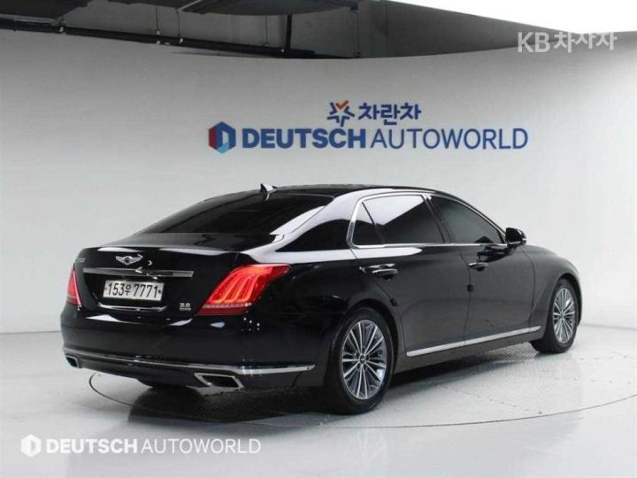 Genesis EQ900 3.8 GDI AWD Premium Luxury 3