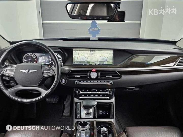 Genesis EQ900 3.8 GDI AWD Premium Luxury 8