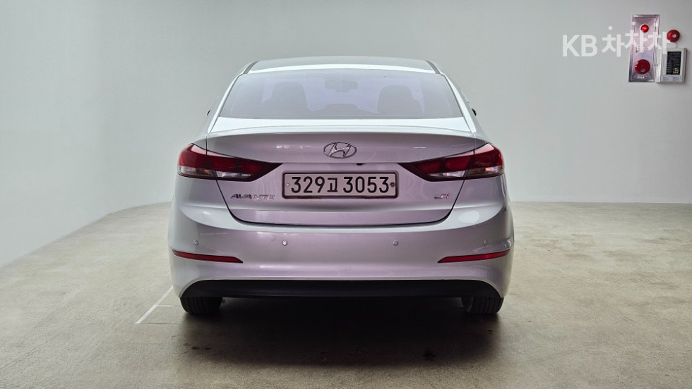 Hyundai Avante — miniaturë 4