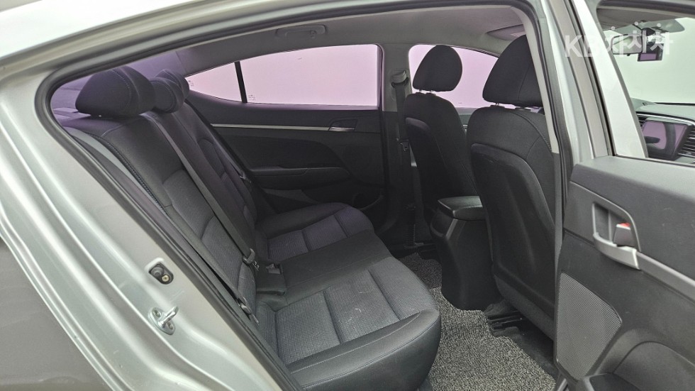 Hyundai Avante — miniaturë 12