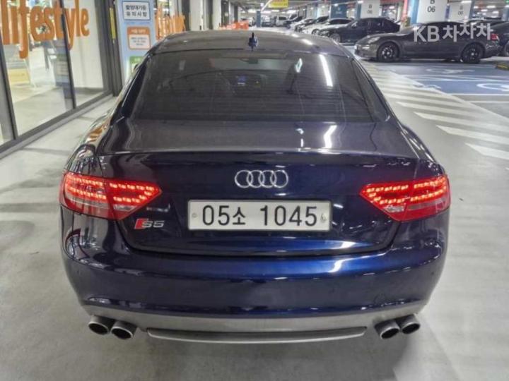 Audi S5 4.2 FSI Quattro 6