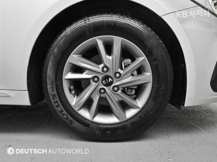 Kia K5 2.0 Gasoline Luxury 6