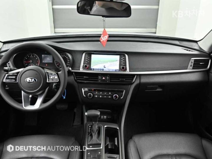 Kia K5 2.0 Gasoline Luxury 8