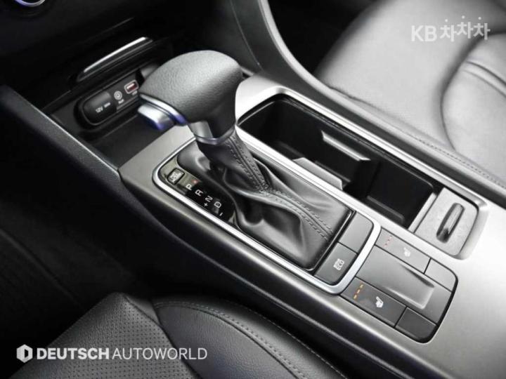 Kia K5 2.0 Gasoline Luxury 10