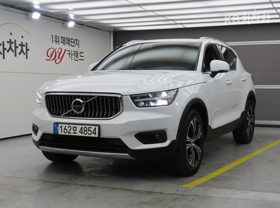 Volvo XC40 B4 AWD Inscription - фото 1