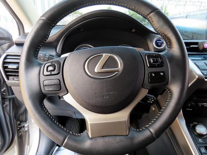Lexus NX 300h Supreme 9