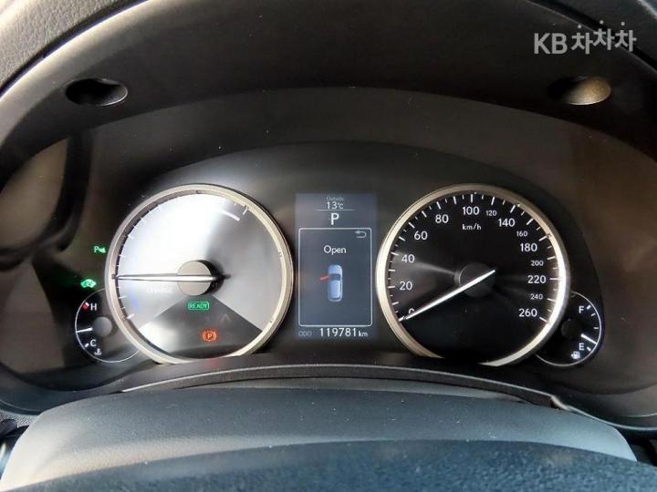 Lexus NX 300h Supreme 10