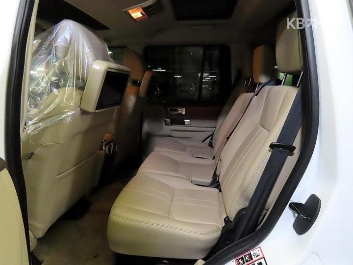 Land Rover Discovery 4 3.0 TDV6 SE 8