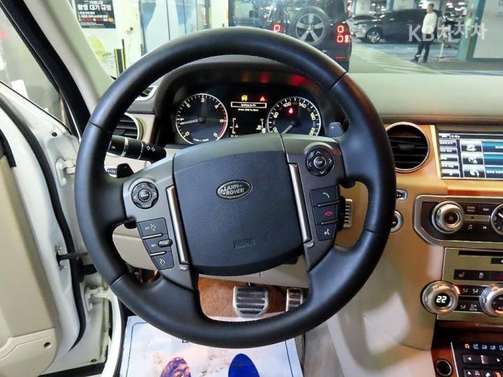 Land Rover Discovery 4 3.0 TDV6 SE 9