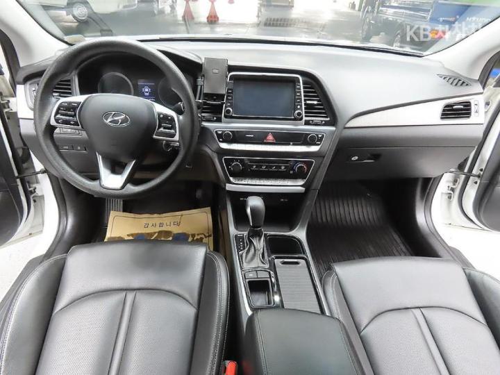 Hyundai Sonata New Rise 2.0 LPi Style 10