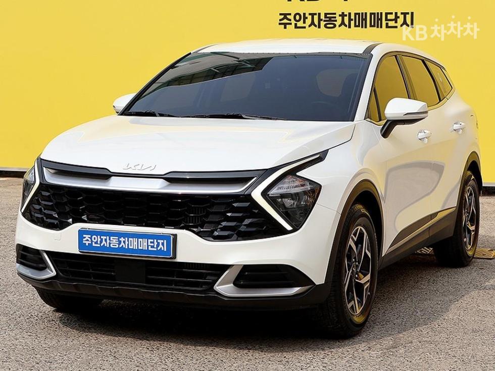 2022 - kia sportage