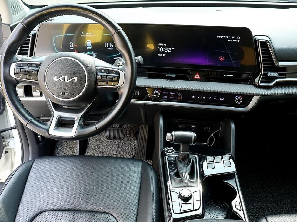 2022 - kia sportage