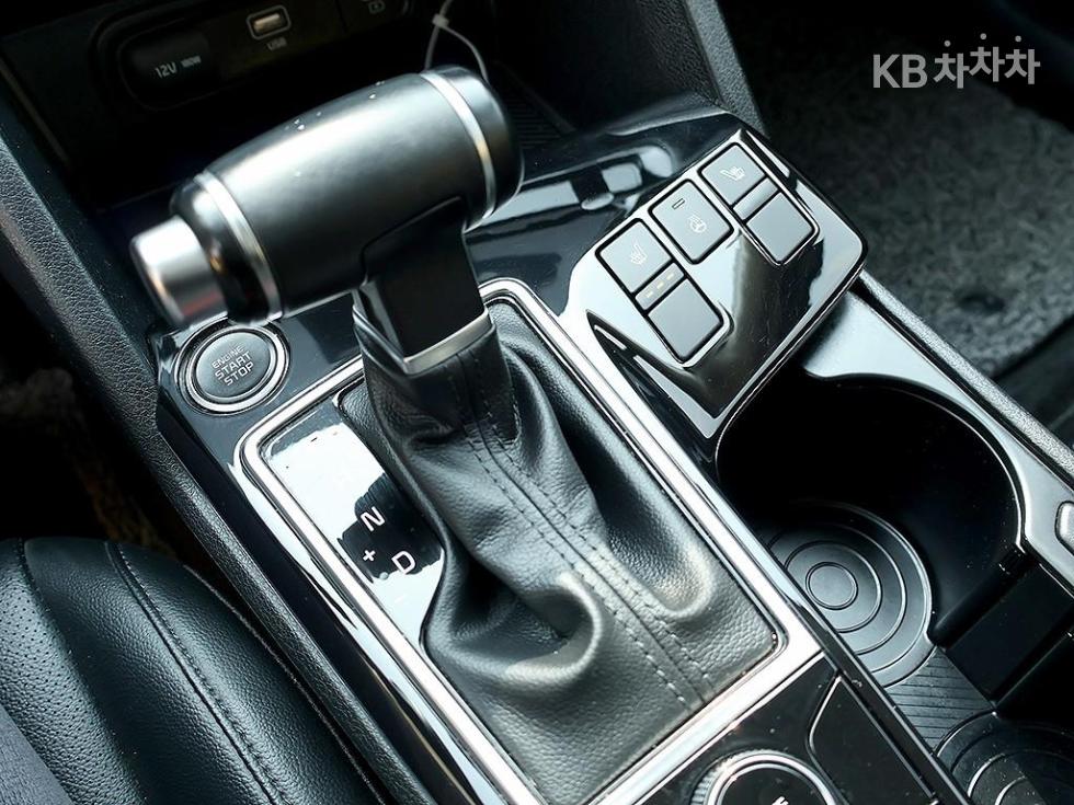 2022 - kia sportage
