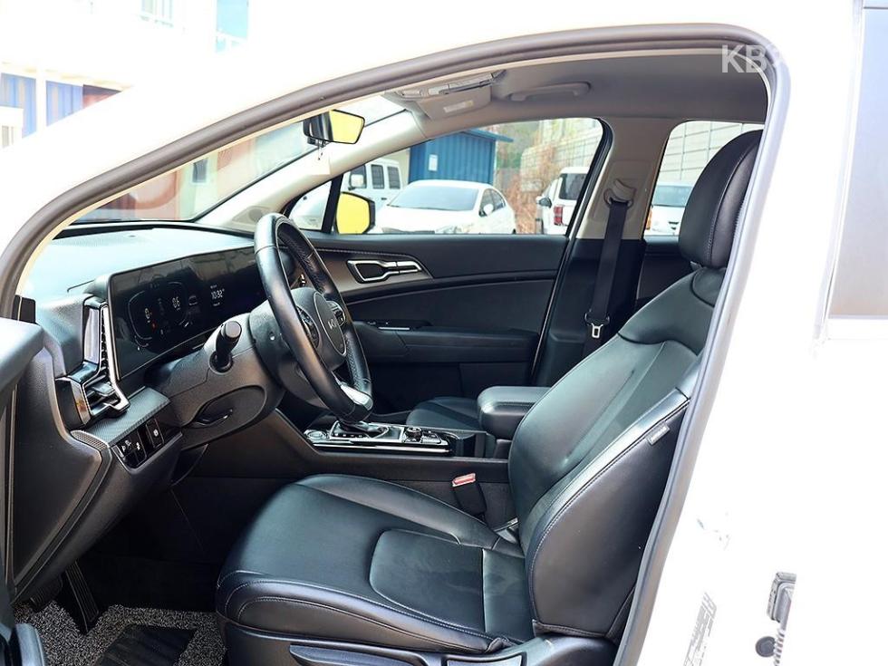 2022 - kia sportage