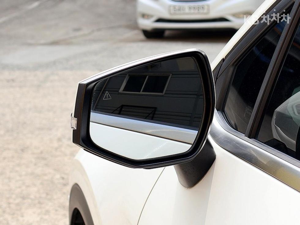 2022 - kia sportage