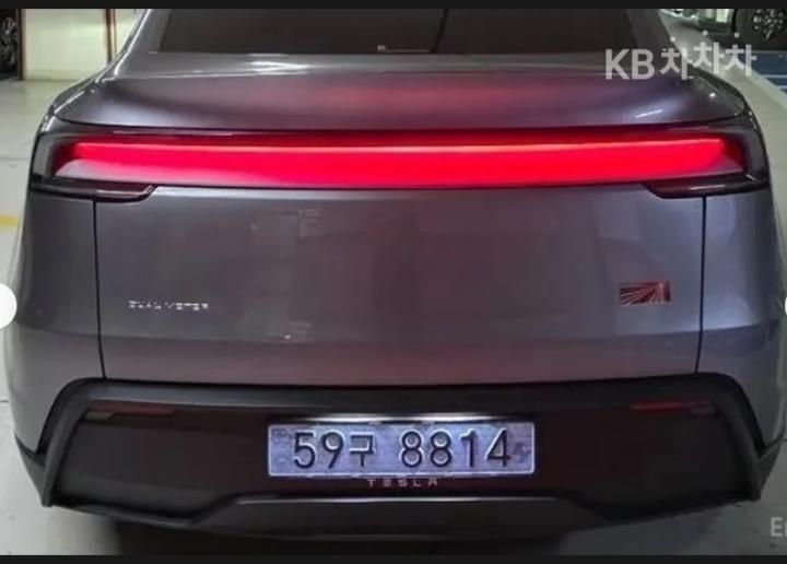 Tesla Model Y Long Range 4