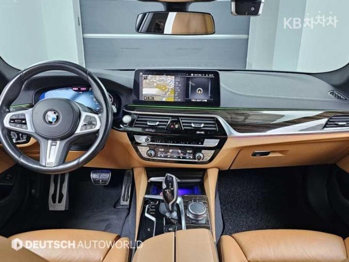 BMW 5 Series G30 520i M Sport 8