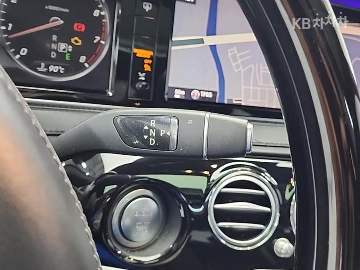 Mercedes-Benz S-Class New Maybach S500 Base Type 9