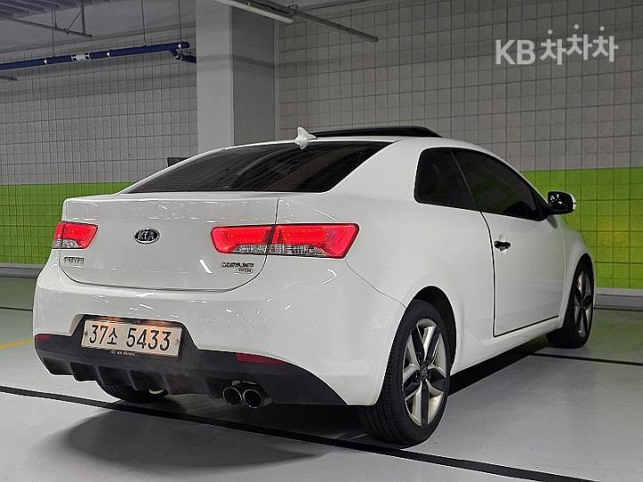 Kia Forte Koup 1.6 GDI Prestige 3