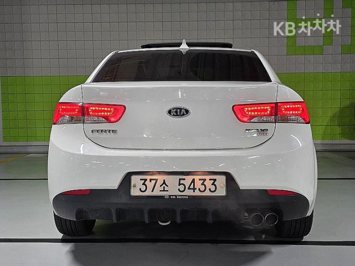 Kia Forte Koup 1.6 GDI Prestige 5