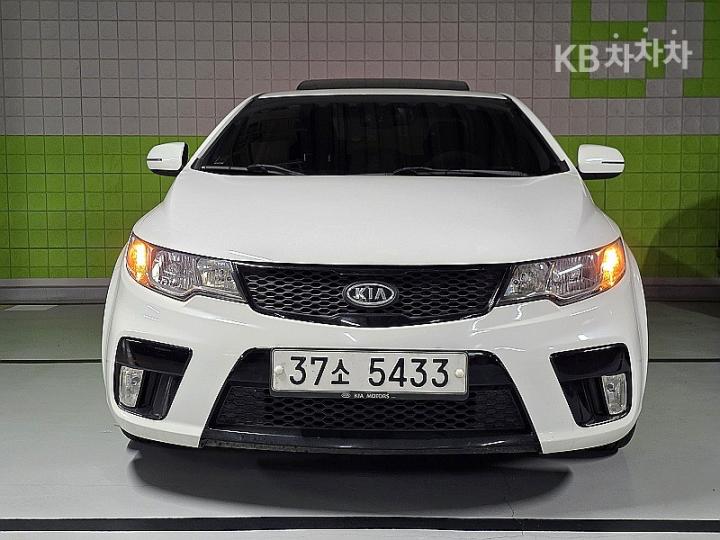 Kia Forte Koup 1.6 GDI Prestige 4