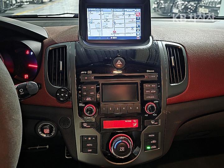 Kia Forte Koup 1.6 GDI Prestige 9