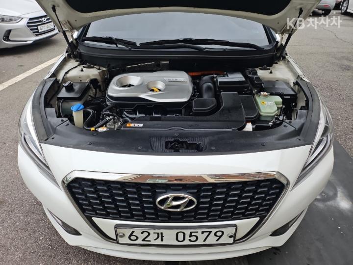 Hyundai Sonata LF Hybrid 2.0 HEV Modern 7