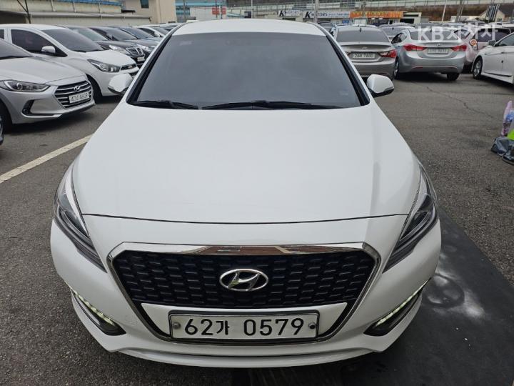 Hyundai Sonata LF Hybrid 2.0 HEV Modern