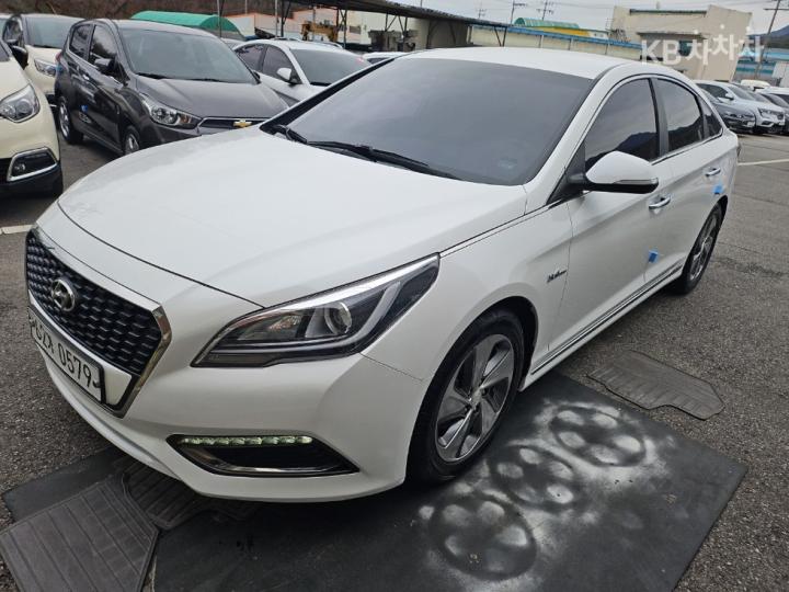 Hyundai Sonata LF Hybrid 2.0 HEV Modern 3