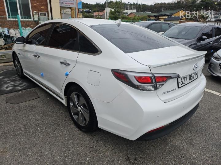 Hyundai Sonata LF Hybrid 2.0 HEV Modern 10