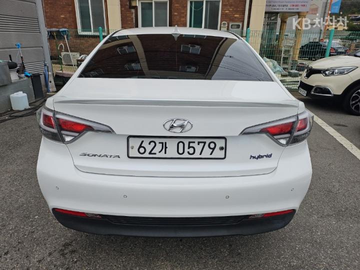Hyundai Sonata LF Hybrid 2.0 HEV Modern 4