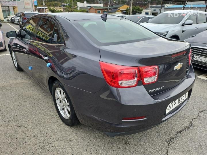 Chevrolet Malibu LPGi 2.0 LS Deluxe Pack 10