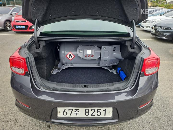 Chevrolet Malibu LPGi 2.0 LS Deluxe Pack 8