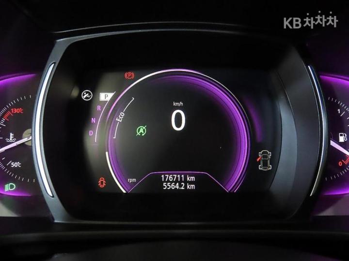 Renault QM6 2.0 2WD RE Signature 10